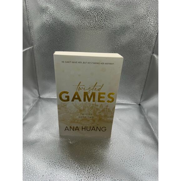 Twisted games Ana huang - Picture 1 of 4